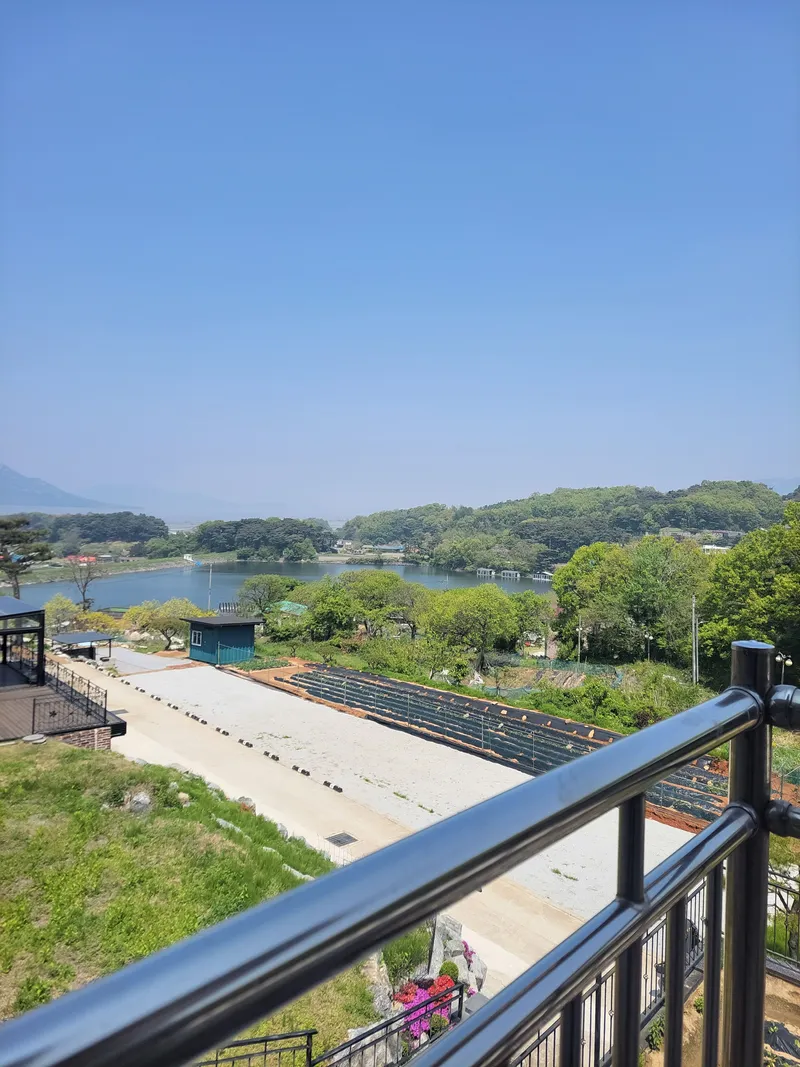 [인천 강화] 석모도 인근 서해의 일몰과 호수의 낭만을 품은 뷰 맛집 독채 12