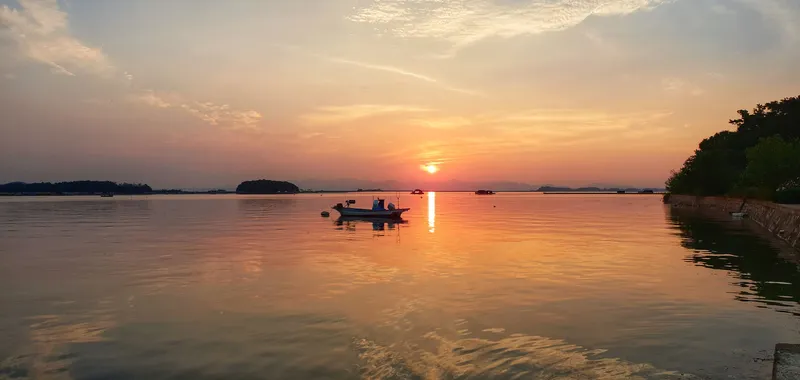[Taean][Taean, South Chungcheong Province] Anmyeondo Island. A beautiful sunrise over the sea. A private villa with a yard and large veranda. 35