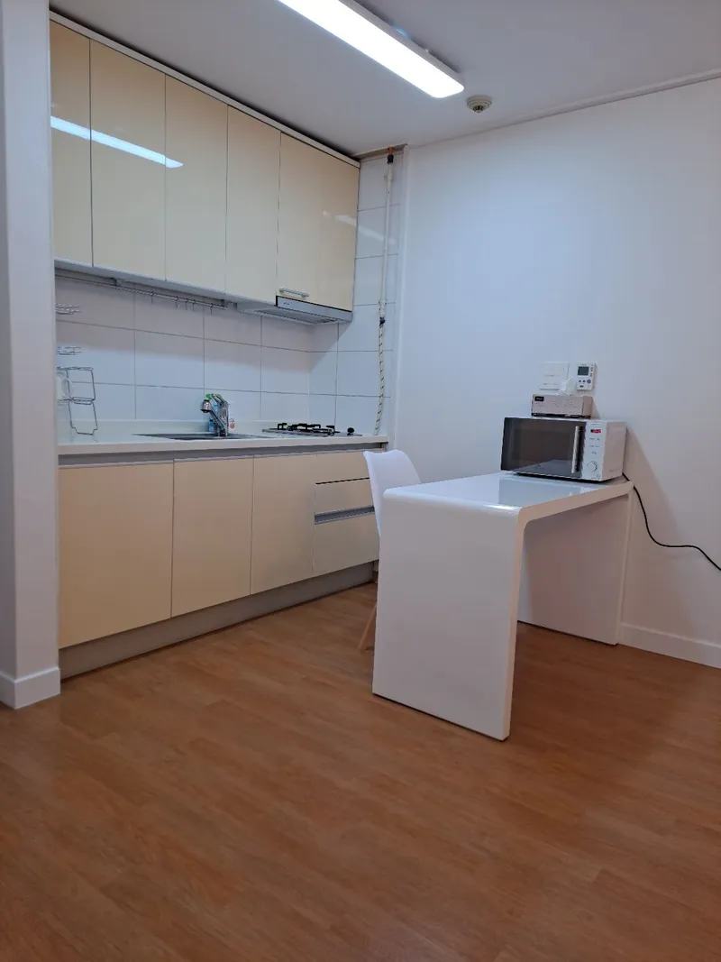 [Gangnam, Seoul] A cozy and sunny officetel 6