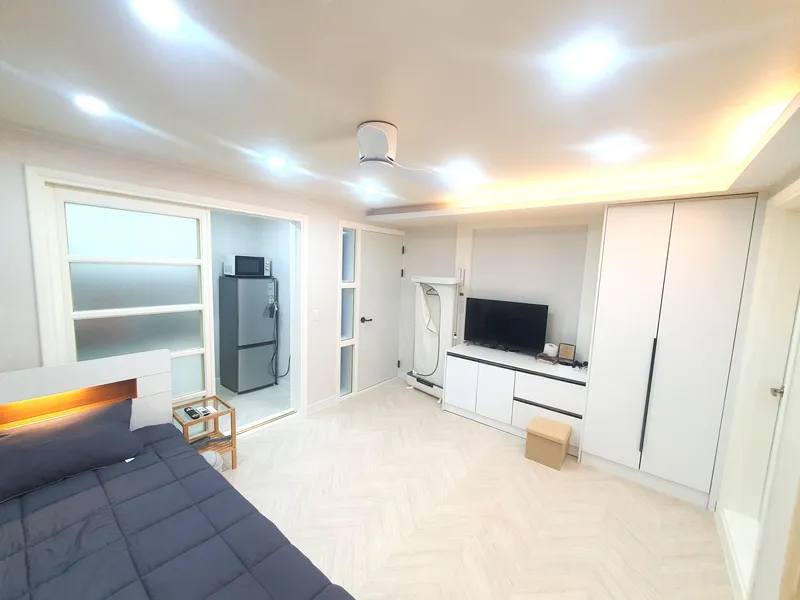 [Gumi] Fully remodeled, fully-furnished one-room apartment, Unit 202 5