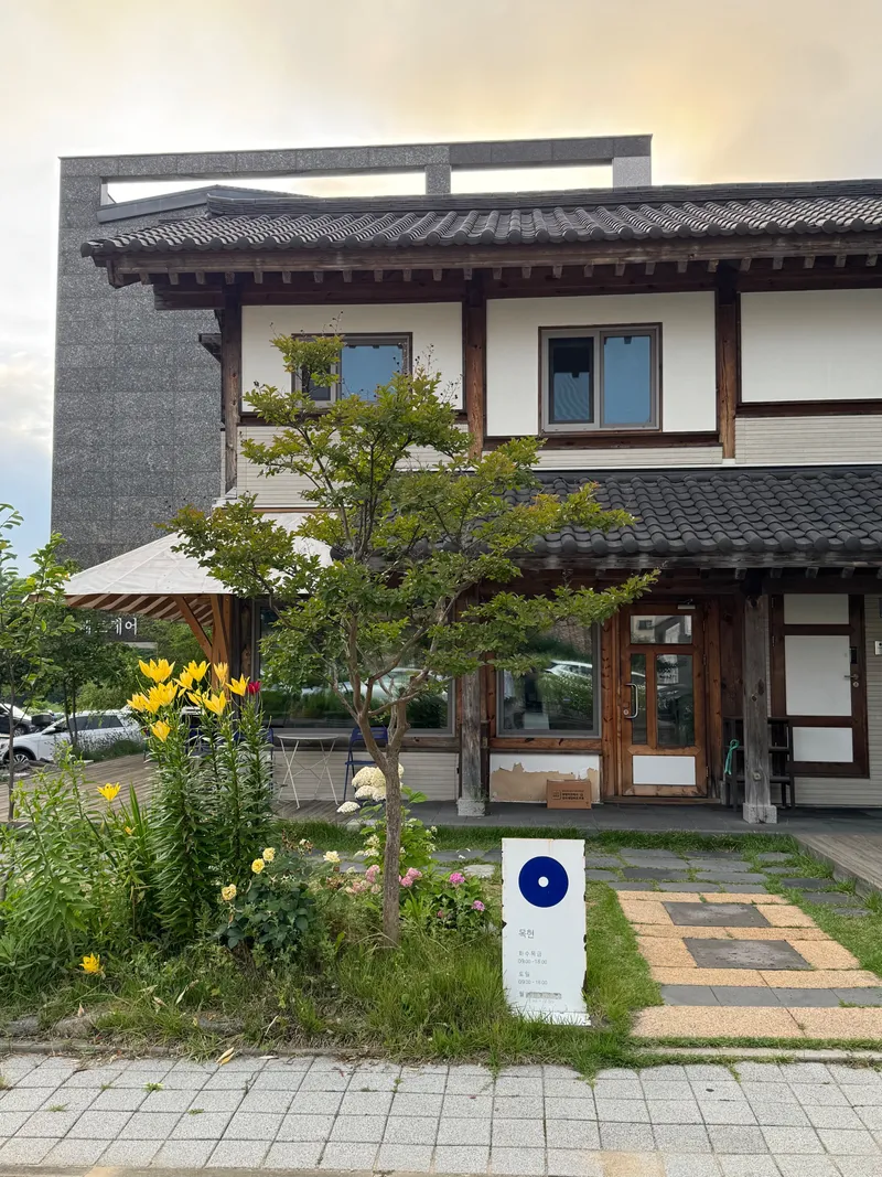 [Yeongjong, Incheon] 5 minutes from Yeongjong Unseo Station, 3 rooms/2 bathrooms, hotel bedding, convenience store 30s 58
