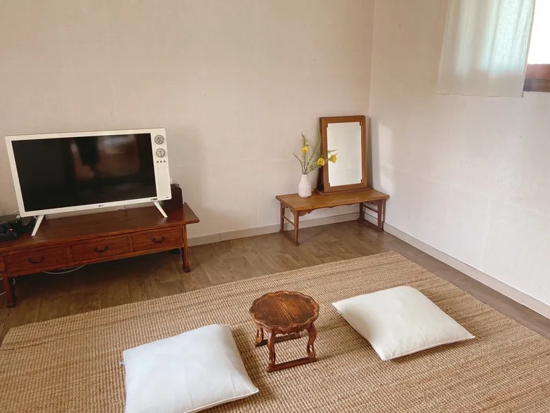 [Hangyeong, Jeju] A well-lit, emotional, and independent house near Panpo Port that also shares a hanok annex 6
