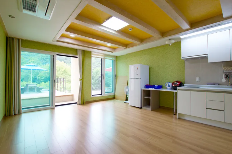 [충북 괴산] 속리산 화양계곡 청정지역 숲세권 휴양 요양 최고 / 향나무 2