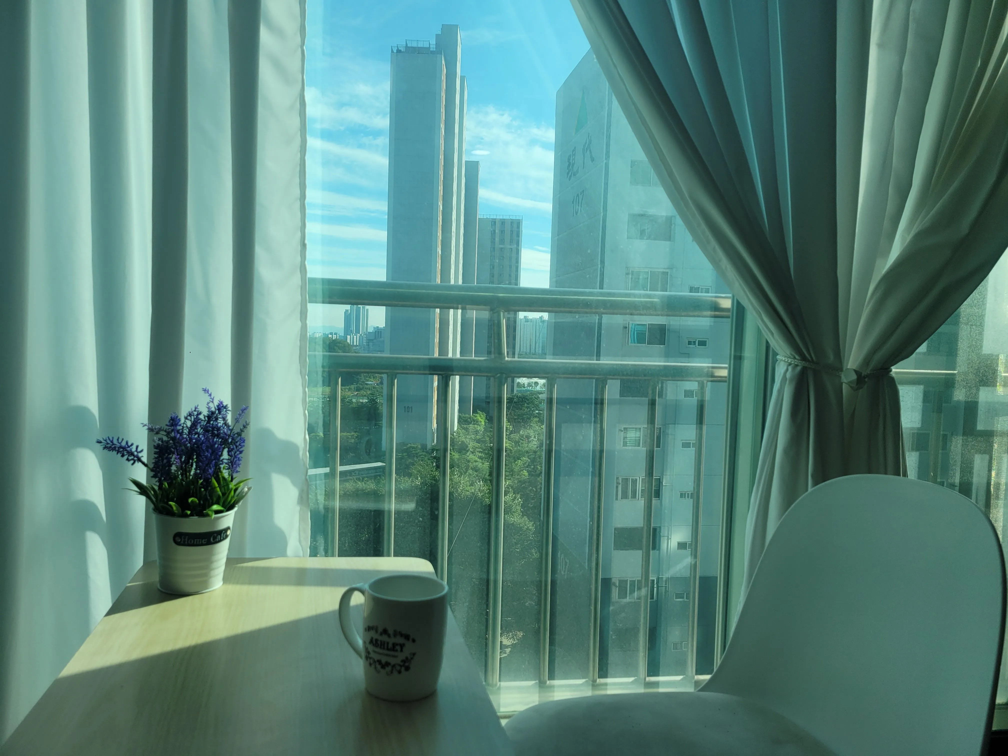 Dongsak-dong Three-Bedroom Apartment