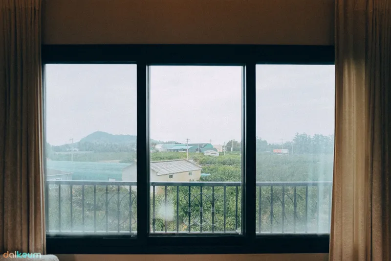 [Jocheon, Jeju] 13-pyeong duplex one-room stay #Tangerine field view #Natural room (utilities included) 18