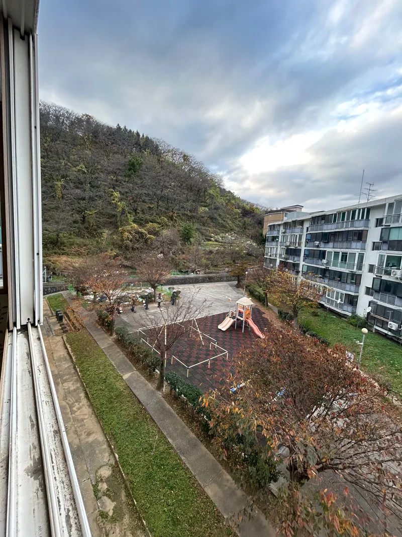 [강원 삼척] 차로 초교 2분, 벚꽃산 바로 옆,바다 7분 계단 아파트 7