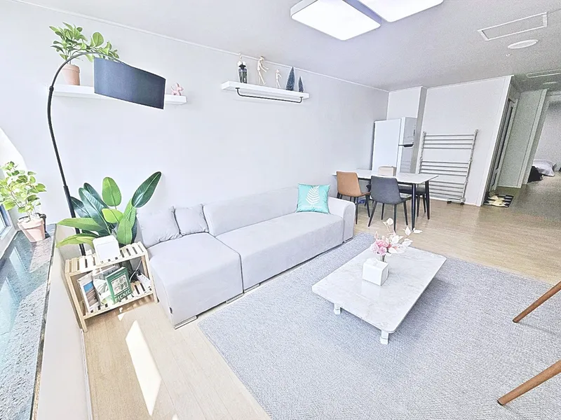 [Haeundae, Busan] 2-minute walk from the beach, ocean view three-room, lowest price 11
