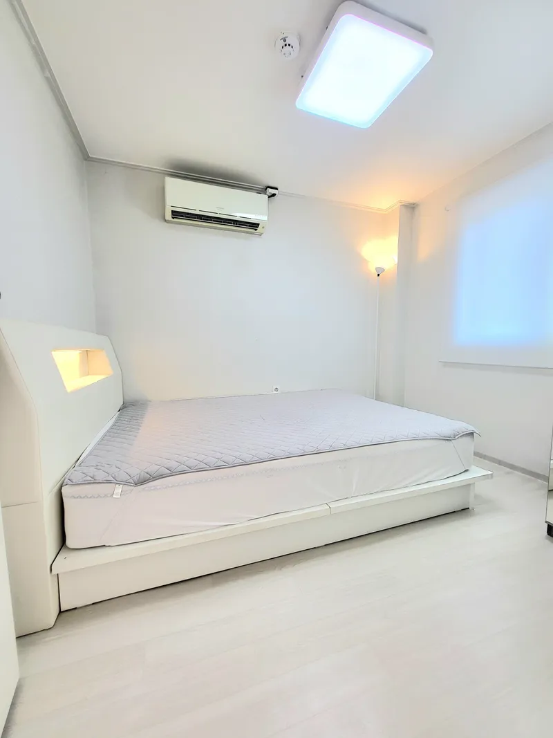 [Gijang, Busan] Chilam pretty sea view house two room queen size bed 7