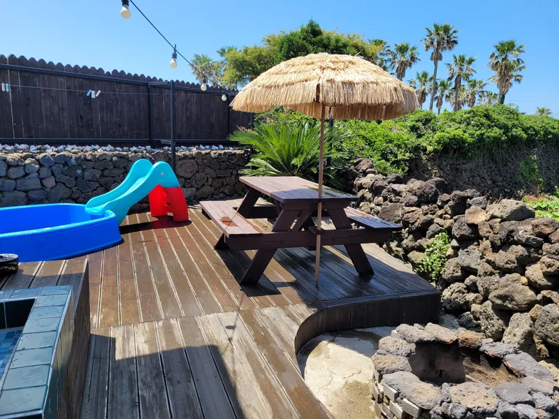 [Aewol, Jeju] Baby products, low-profile bed, built-in bathtub, BBQ, coastal road, 22 pyeong 18