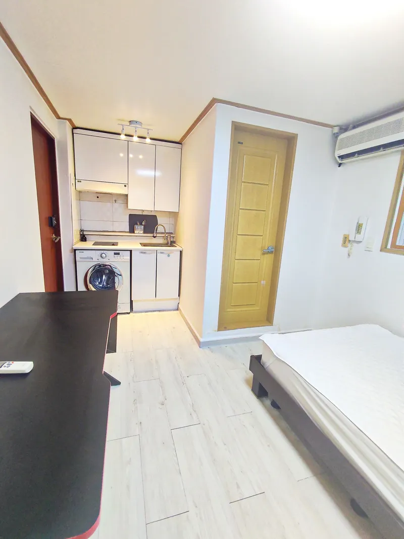 [Gwanak, Seoul] 8 minutes walk from Sillim Station and Danggok Station, 101. Semi-basement 3