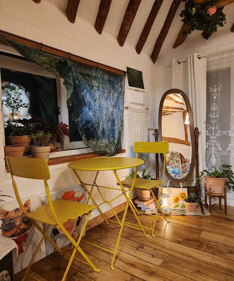 [Namhae] 141 pyeong independent Korean house with beautiful rafters, 5 minutes walk from German Village & the sea 4