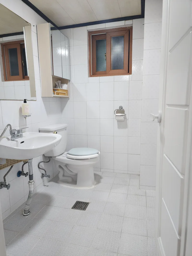 [Ansan] 10-minute walk from Handae Station, 2 double beds 8