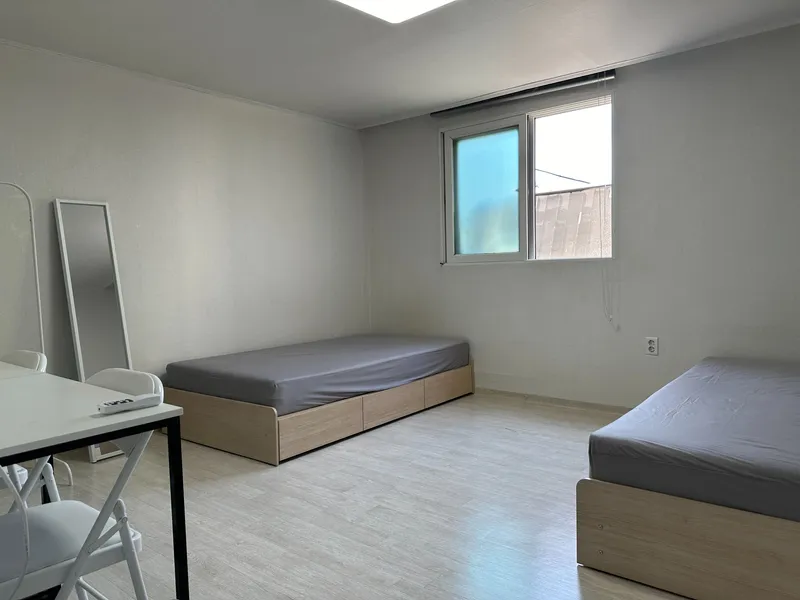 [Seodaemun, Seoul][Seoul Mapo] 7-minute walk from Hongik Univ. Station, three-room 6