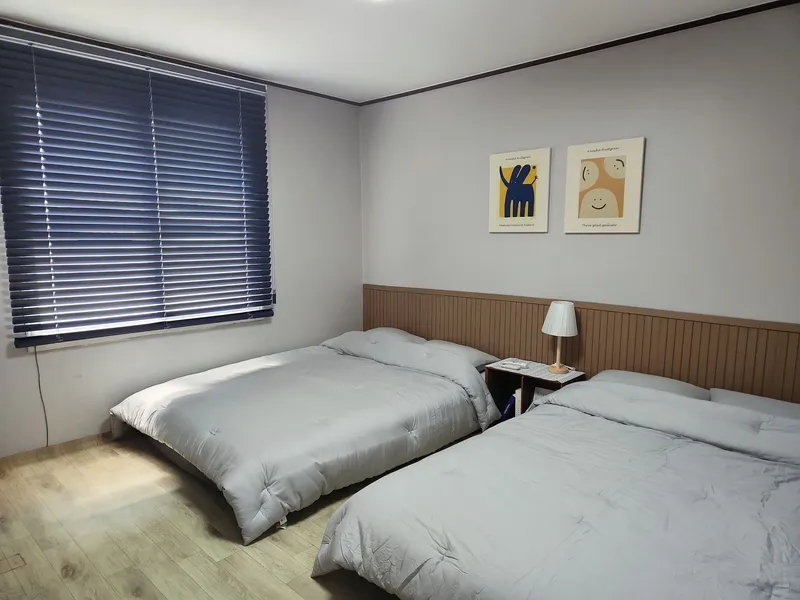 [Pohang] IU (2 rooms/3 queen beds/up to 6 people) 2