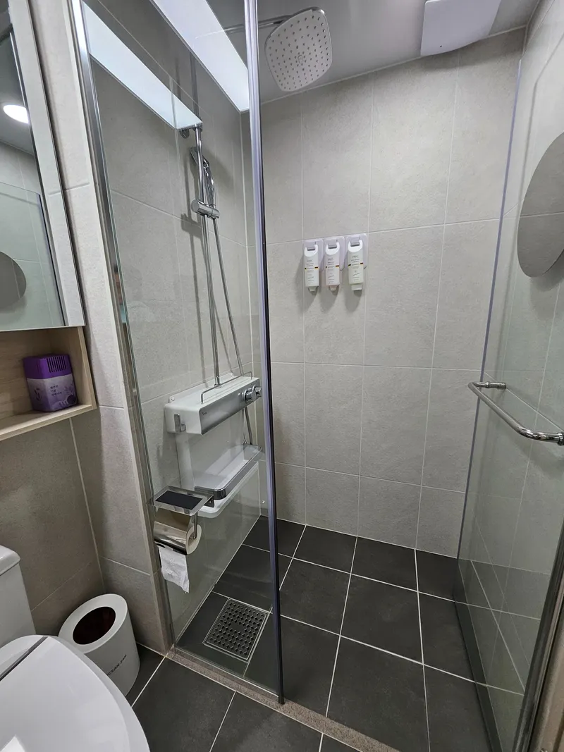 [Yangyang] Front ocean view, 4 people, bed sunrise view, spacious terrace, full options, OTT available 10