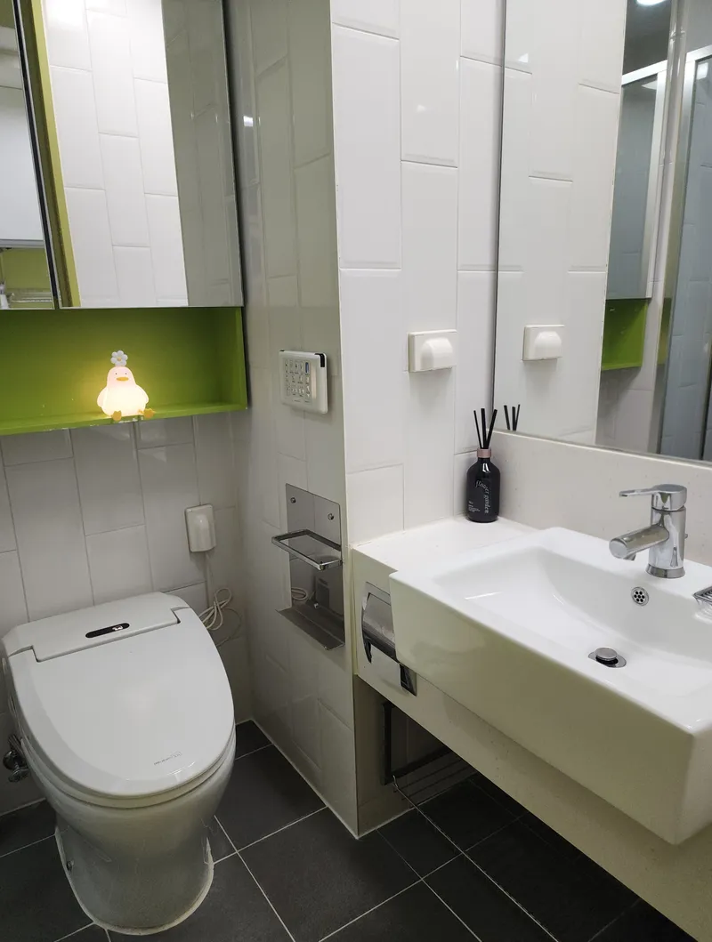 [Seongnam][Center of Bundang Jeongja Cafe Street] Pleasant large complex with 3 elevators 9