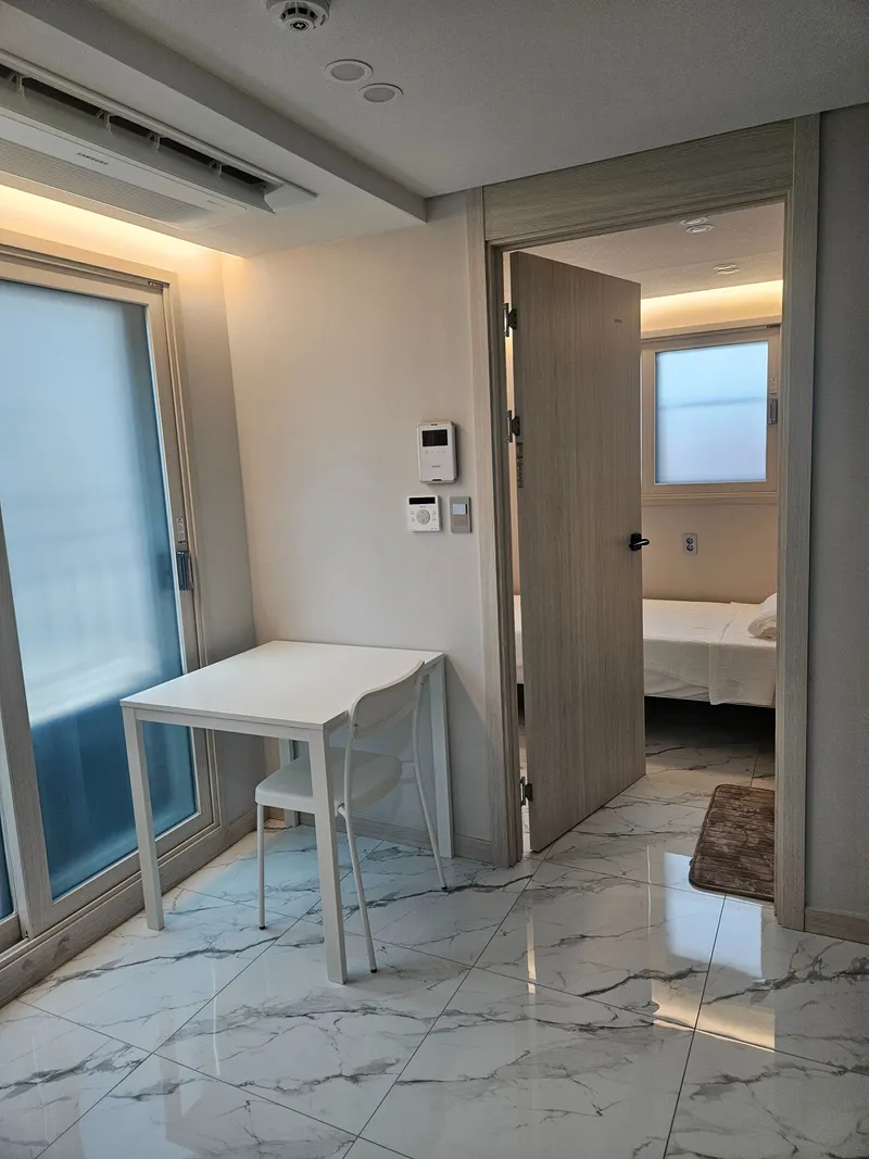 [Gwanak, Seoul] 1.5-room apartment near Sindaebang and Sillim Stations, 20 minutes from Hongdae/Gangnam 7