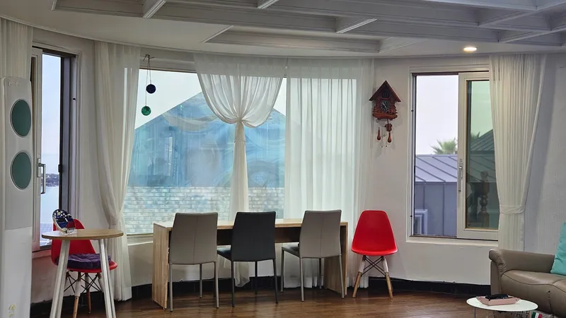 [제주 구좌] 조용한 동네의 마당 있는 복층형 주택, 바다 도보 2분 27