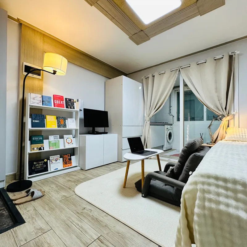[Jung-gu, Busan] Women-only studio apartment with separate kitchen, 10 minutes from Busan Station and 3 minutes from Jungang Station. 5