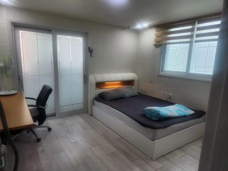 [Seo-gu, Daejeon][Daejeon Galma-dong] Large TV Queen Bed Dryer #PetFriendly 3