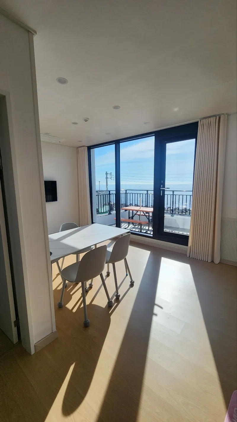[Pohang] Room 202, 2nd floor, with a view of the Guryongpo ocean 4