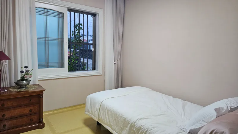 [제주 구좌] 조용한 동네의 마당 있는 복층형 주택, 바다 도보 2분 9