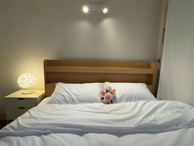 [Gangnam, Seoul] 3-minute walk from Yeoksam Station, wood-tone interior two-room 2
