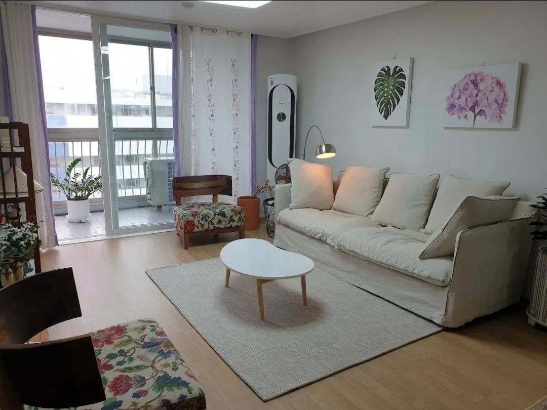 Chipyeong-dong Two-Bedroom City View Apartment