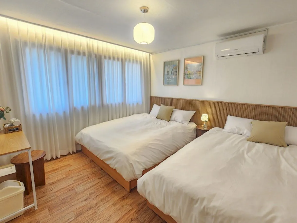 Yeomni-dong Two-Bedroom near Ewha Station