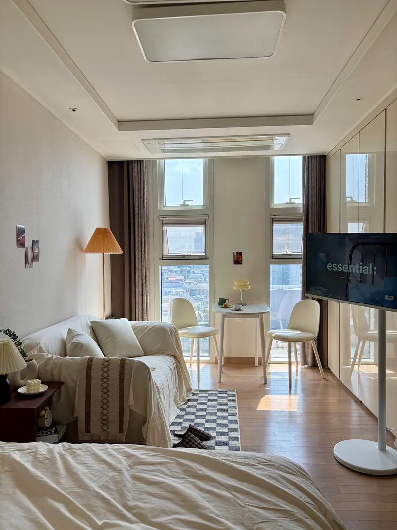[Yongsan, Seoul][2 mins from Seoul Station] Fully furnished stylish room, free gym, free coffee, free study space 3