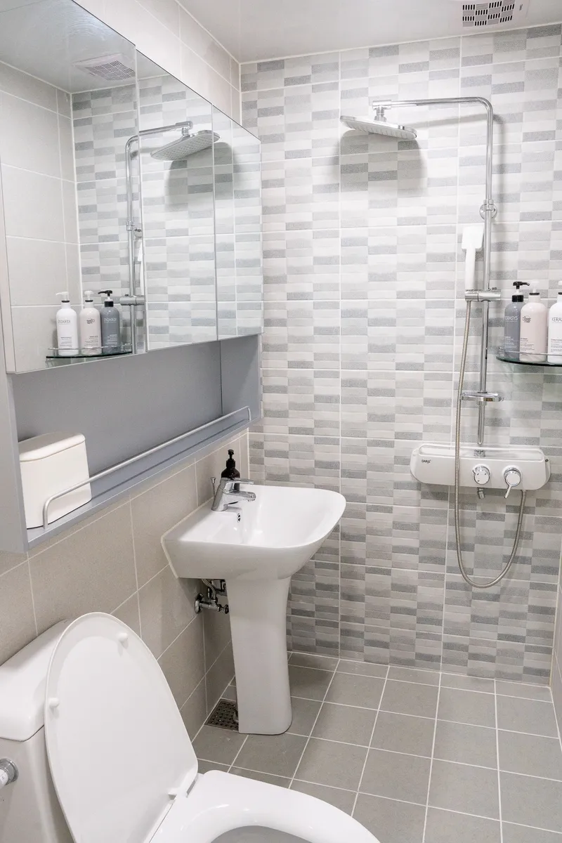 [Bupyeong, Incheon] 5 minutes walk to the station/Cozy house with good lighting in the immediate vicinity of the station/3 rooms, 2 bathrooms, 4 beds 8