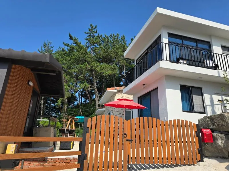 [Namhae] A place where you can take in the red sunset sky and blue sea at a glance 14