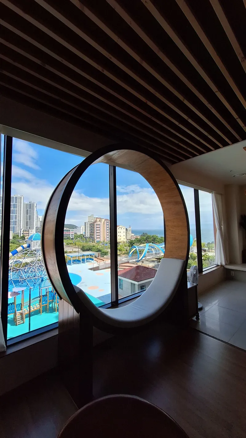 [Buk-gu, Ulsan] A modern restaurant where you can enjoy the ocean view and night city view from the jacuzzi and izakaya bar 29