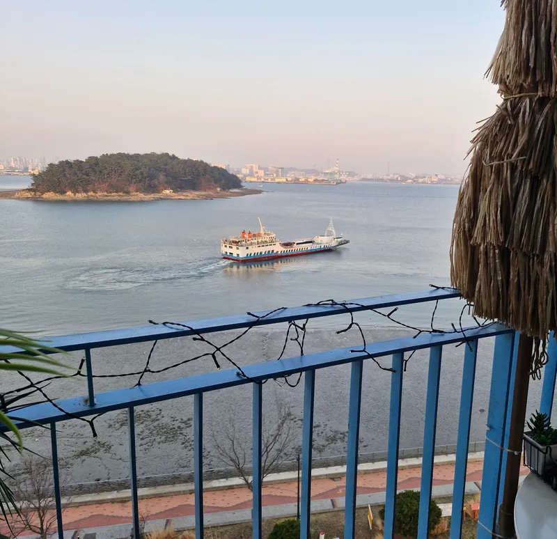 [Yeongjong, Incheon] Bt House (Love Yeongjong) Living for a Week #Netflix #Free Parking #King Bed #Dryer 23