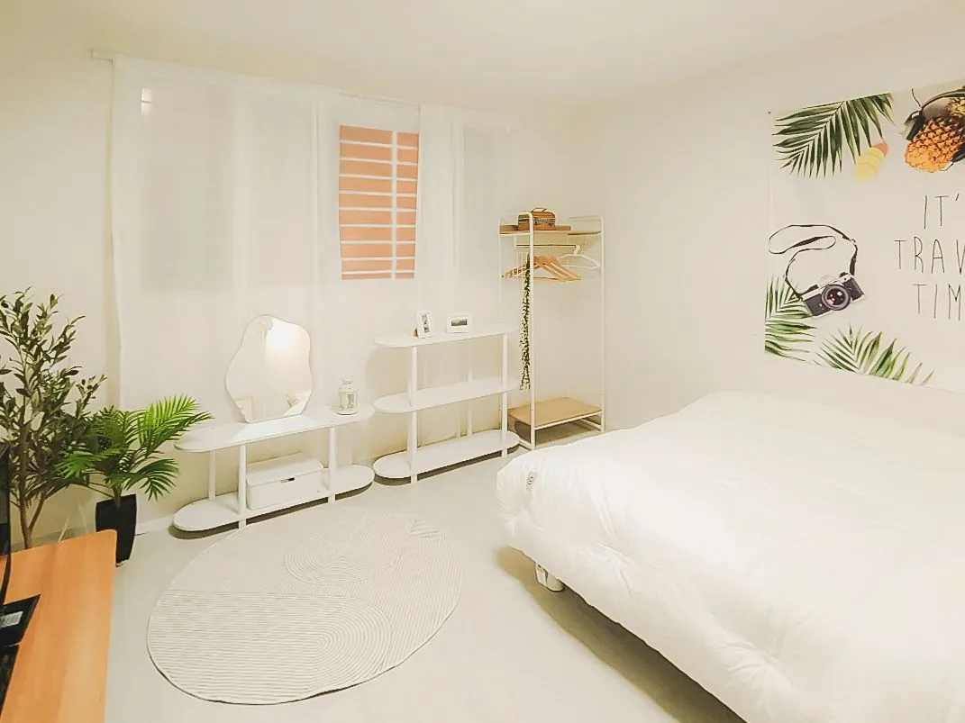 Dogok-dong Transit-Friendly Two-Bedroom House