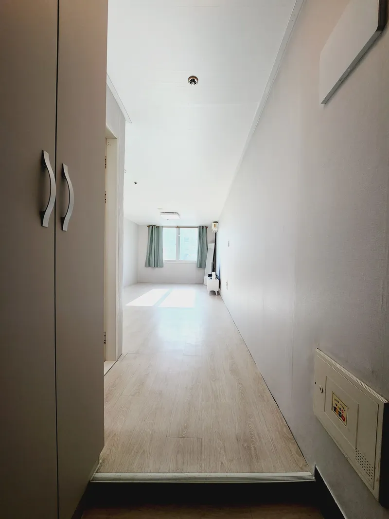 [Suwon] Perfect one month living in an officetel 1 minute away from Suwon City Hall Station, in the center of Suwon 6
