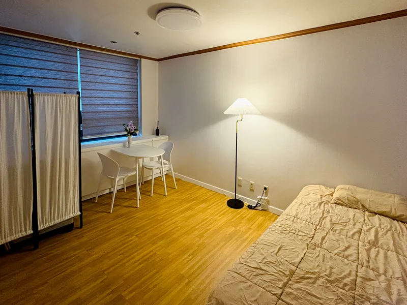 [Mapo, Seoul] Fully furnished officetel 30 seconds walk from Ewha Womans University Station 2