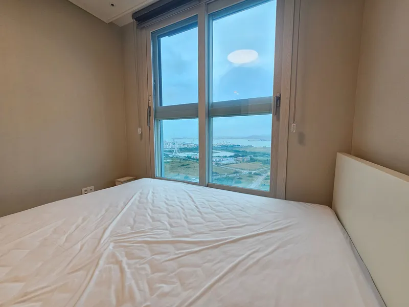 [Seohae, Incheon] Cheongna Two-Room Apartment with Unobstructed Ocean View 6