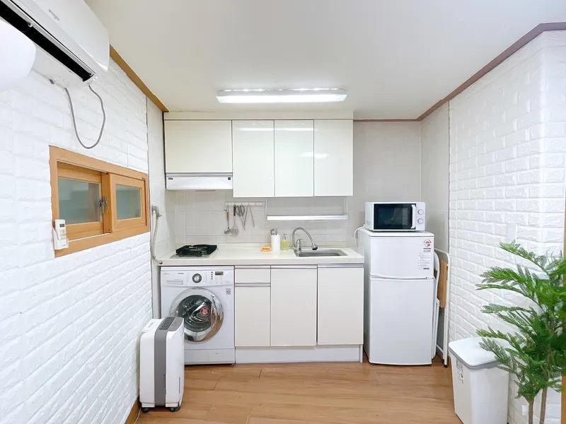 [Jongno, Seoul] Daehakro-style, fully furnished studio apartment #5 minutes from Hyehwa Station #7 minutes from Seoul National University Hospital 8
