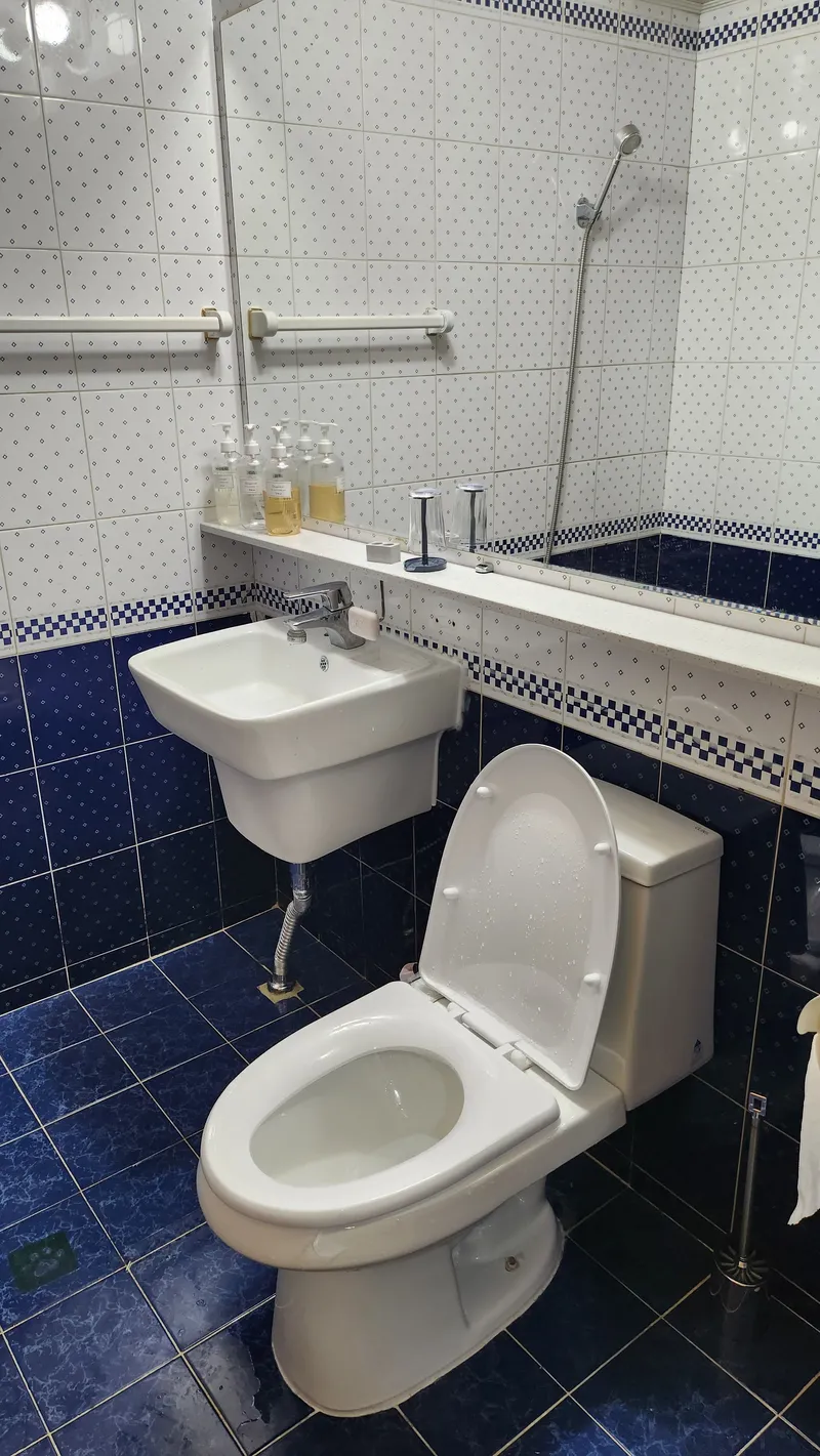 [Changwon] 5 minutes walk from Gyeongnam University, Robot Land 8