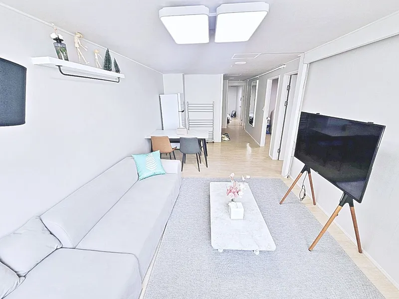 [Haeundae, Busan] 2-minute walk from the beach, ocean view three-room, lowest price 10