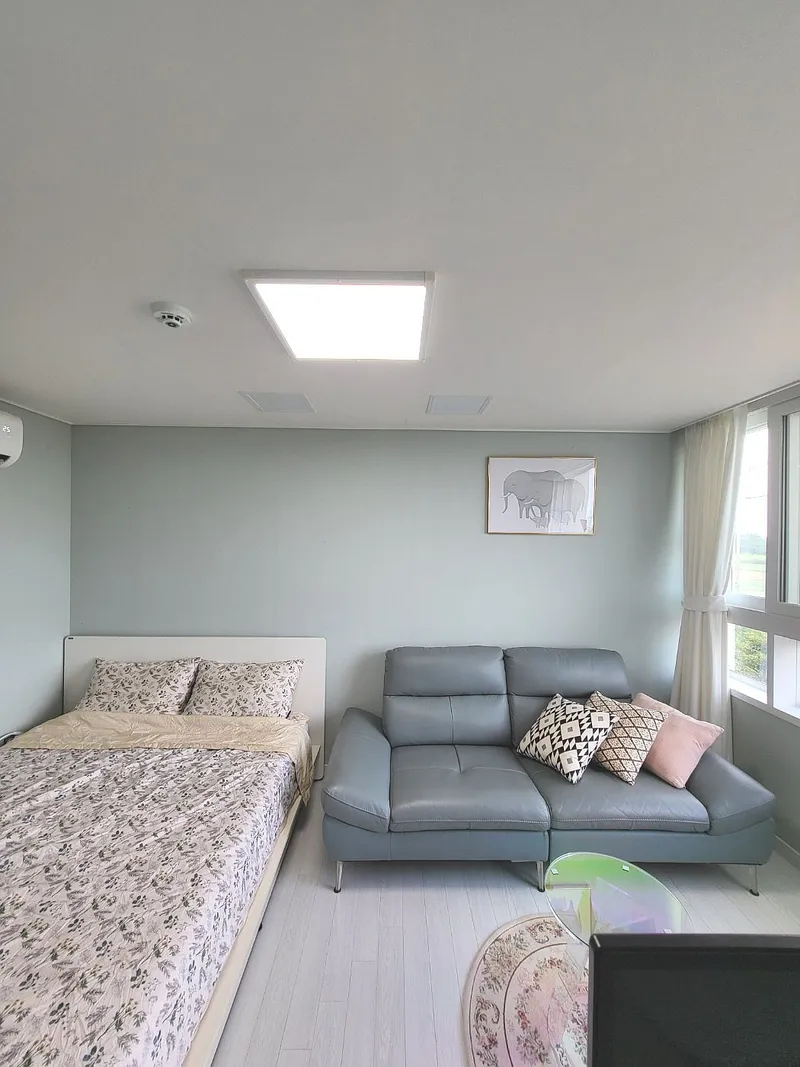 [Aewol, Jeju] A detached townhouse with a jacuzzi overlooking the nearby sea, coastal road 1 3