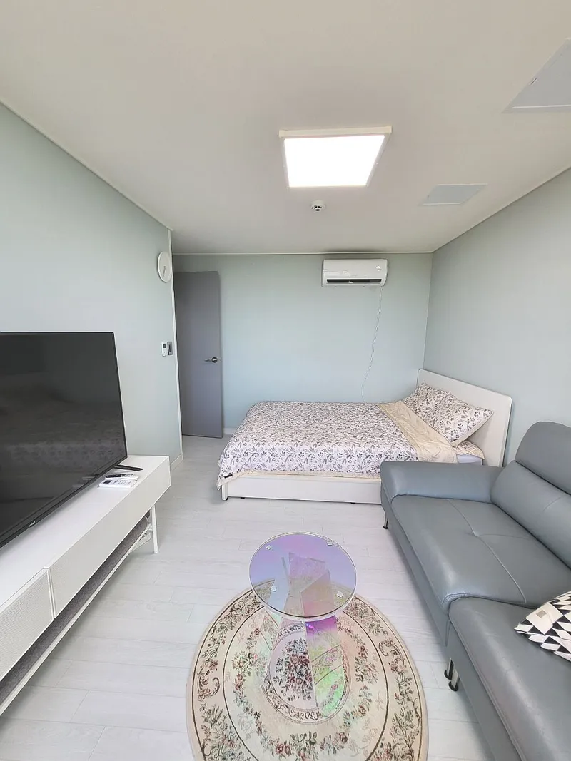 [Aewol, Jeju] A detached townhouse with a jacuzzi overlooking the nearby sea, coastal road 1 5