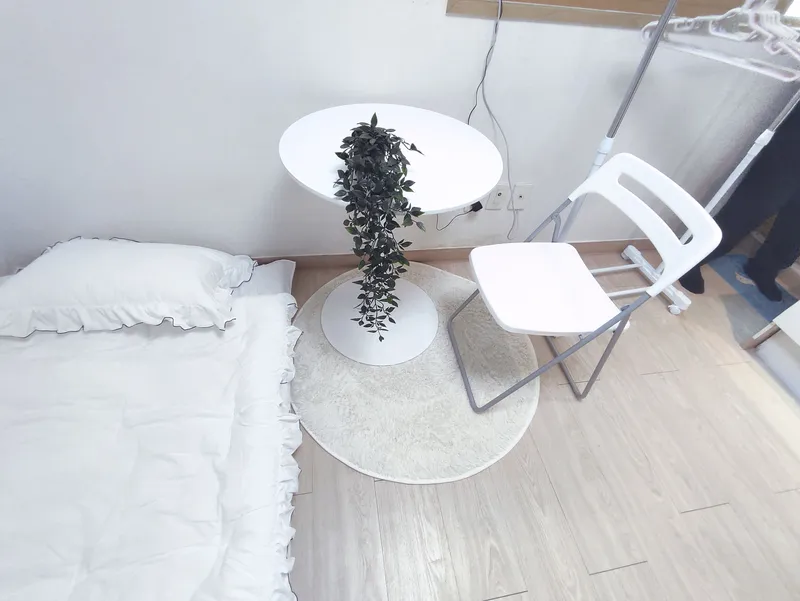 [Gwanak, Seoul] Sillim Station. Danggok Station. 8 min walk. Room 105. Semi-basement 3