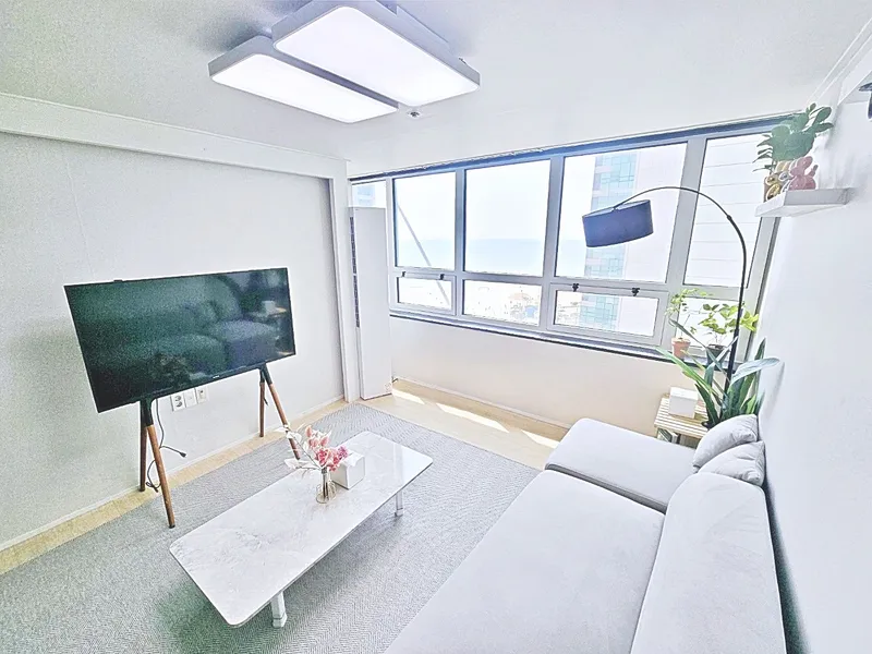 [Haeundae, Busan] 2-minute walk from the beach, ocean view three-room, lowest price 9