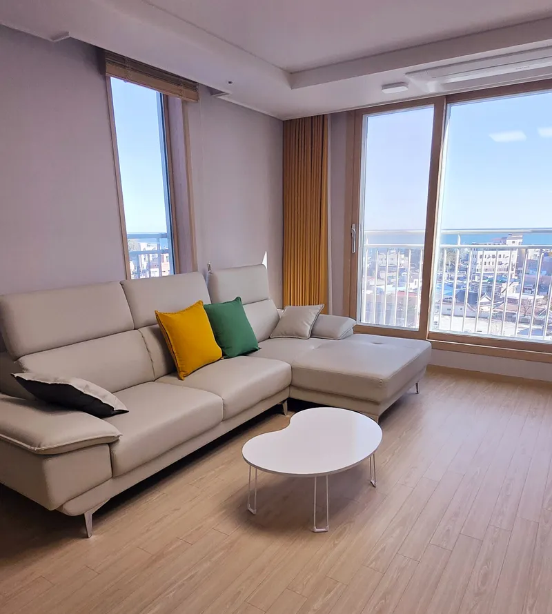 [Gangneung] New Ocean View Apartment, 34 Pyeong, Fully Furnished Three-Room, 8th Floor / 5-Minute Walk to the Sea 16