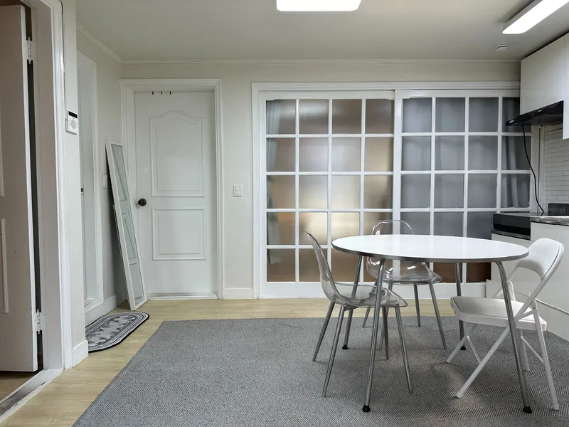 [Mapo, Seoul] 5-minute walk from Hapjeong Station, three-room 11