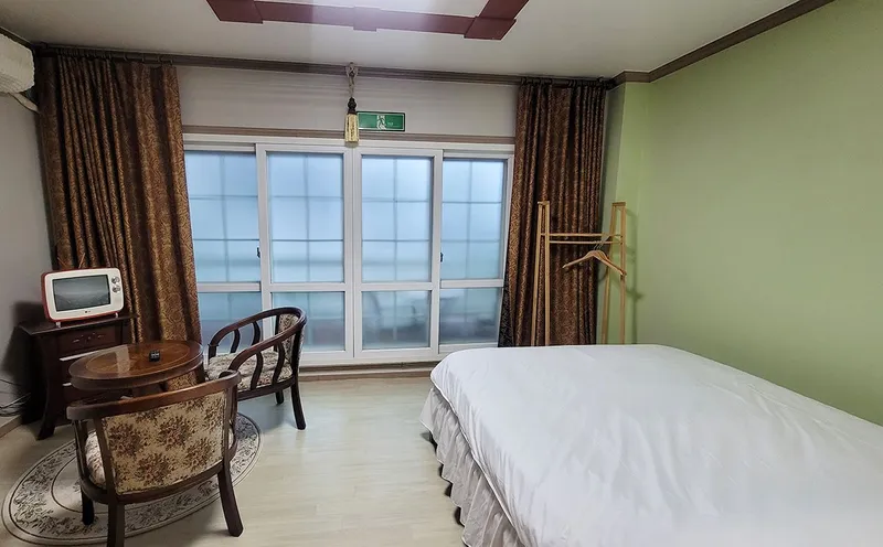 [Aewol, Jeju] 40-pyeong duplex, 3 bedrooms, 2 bathrooms, lawn yard, BBQ, convenience store 10 seconds away 14