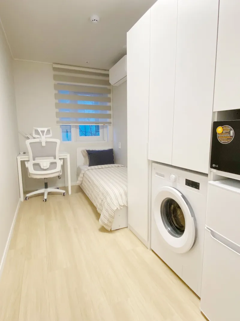 [Jongno, Seoul] Daehakro Full-option Room 403, 1 minute walk from Hyehwa Station, Seoul National University Hospital Sungkyunkwan Shuttle 3