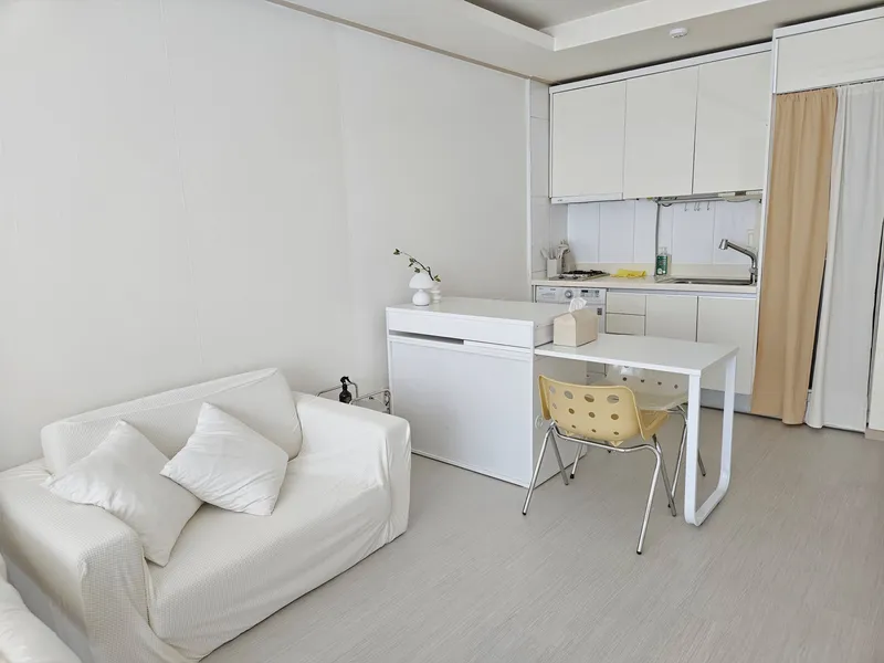 [Yongsan, Seoul] Special price, spacious room in Sinyongsan 2
